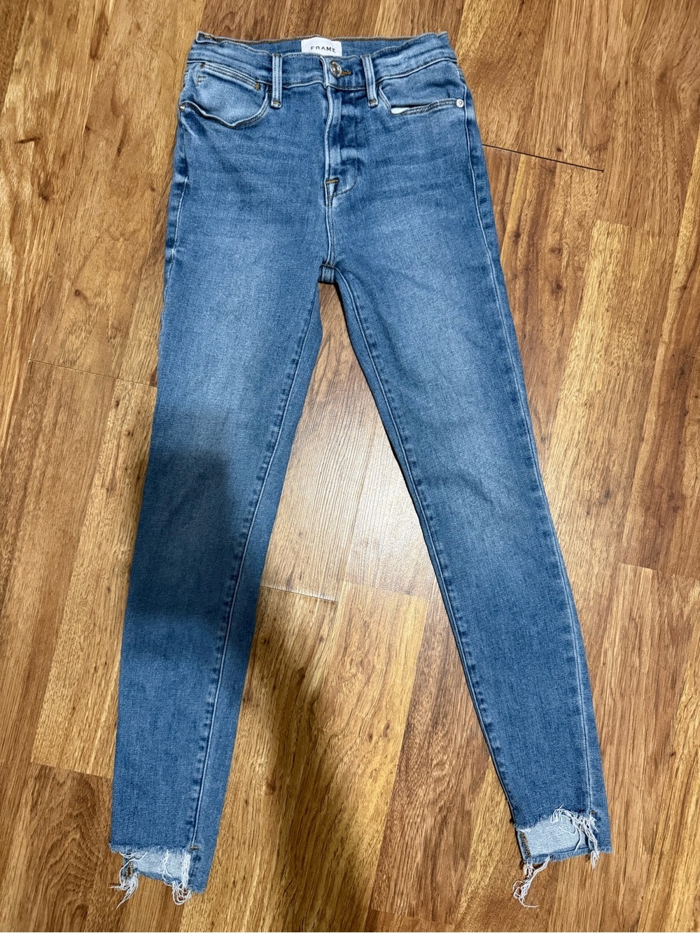 Frame Denim Medium Wash High-Rise Skinny Jeans with Frayed Hem - Picture 4 of 10